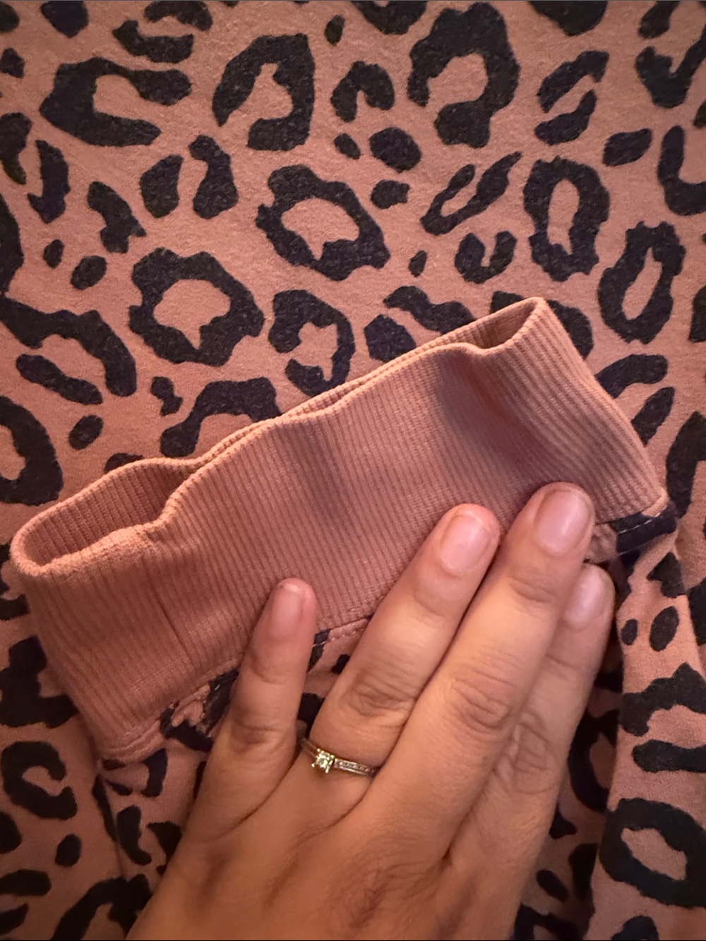 torrid Leopard Print Sweatshirt - Rust and Black - Picture 3 of 6